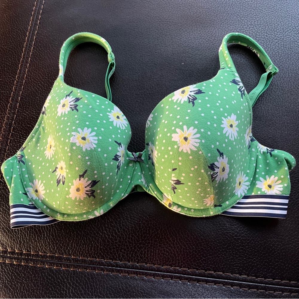 Cacique 38D Lightly Lined T-Shirt Bra Light Green Floral Print Adjustable Straps